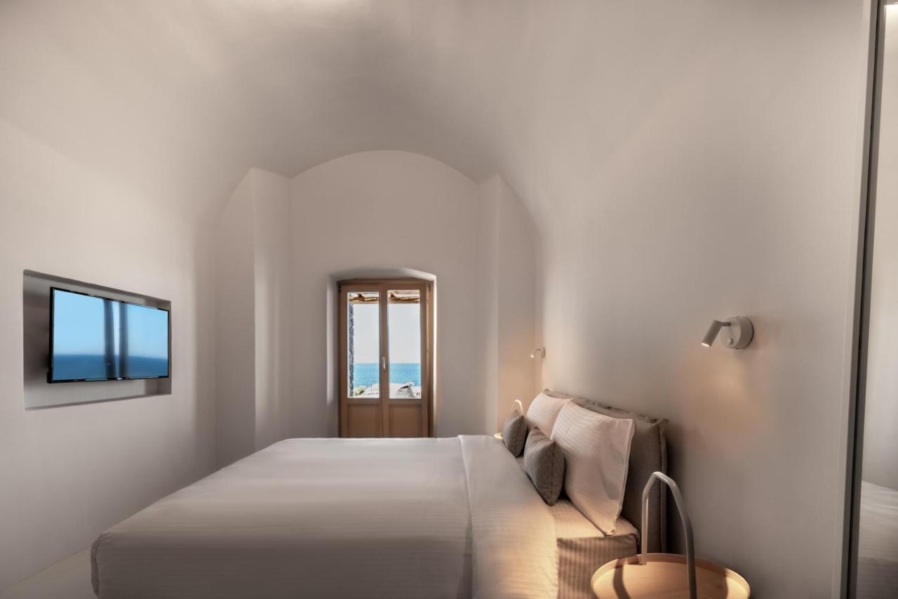 Colombos Beachfront Foinikiá エクステリア 写真